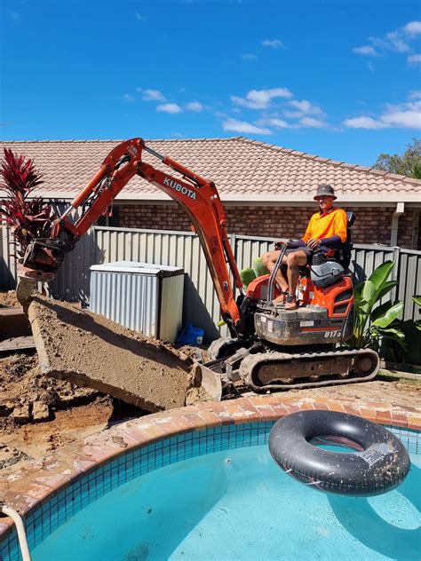 mini excavator hire gold coast|micro excavations gold coast.